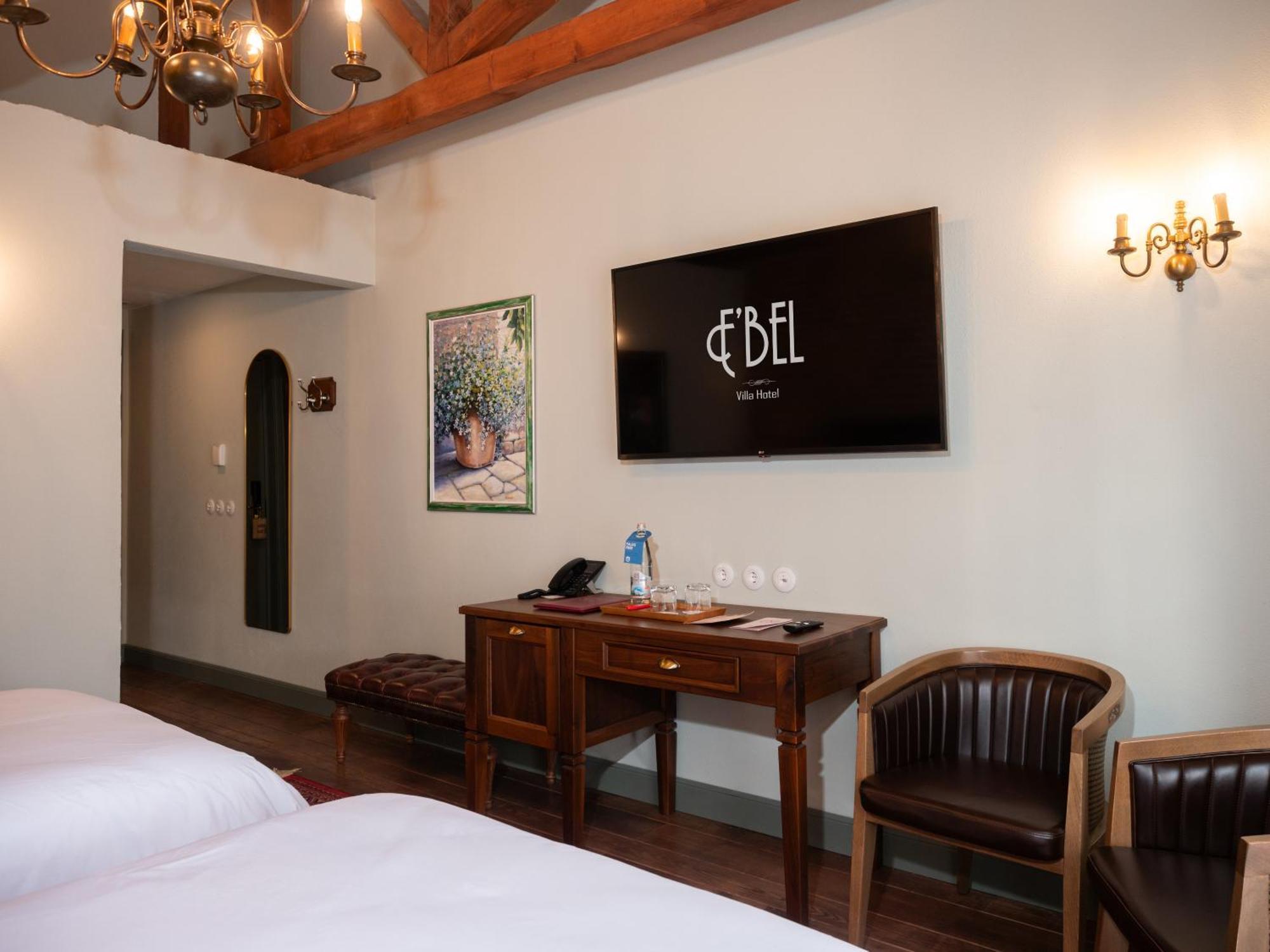 Vila Ebel Hotel Pool & Spa 科尔察 外观 照片