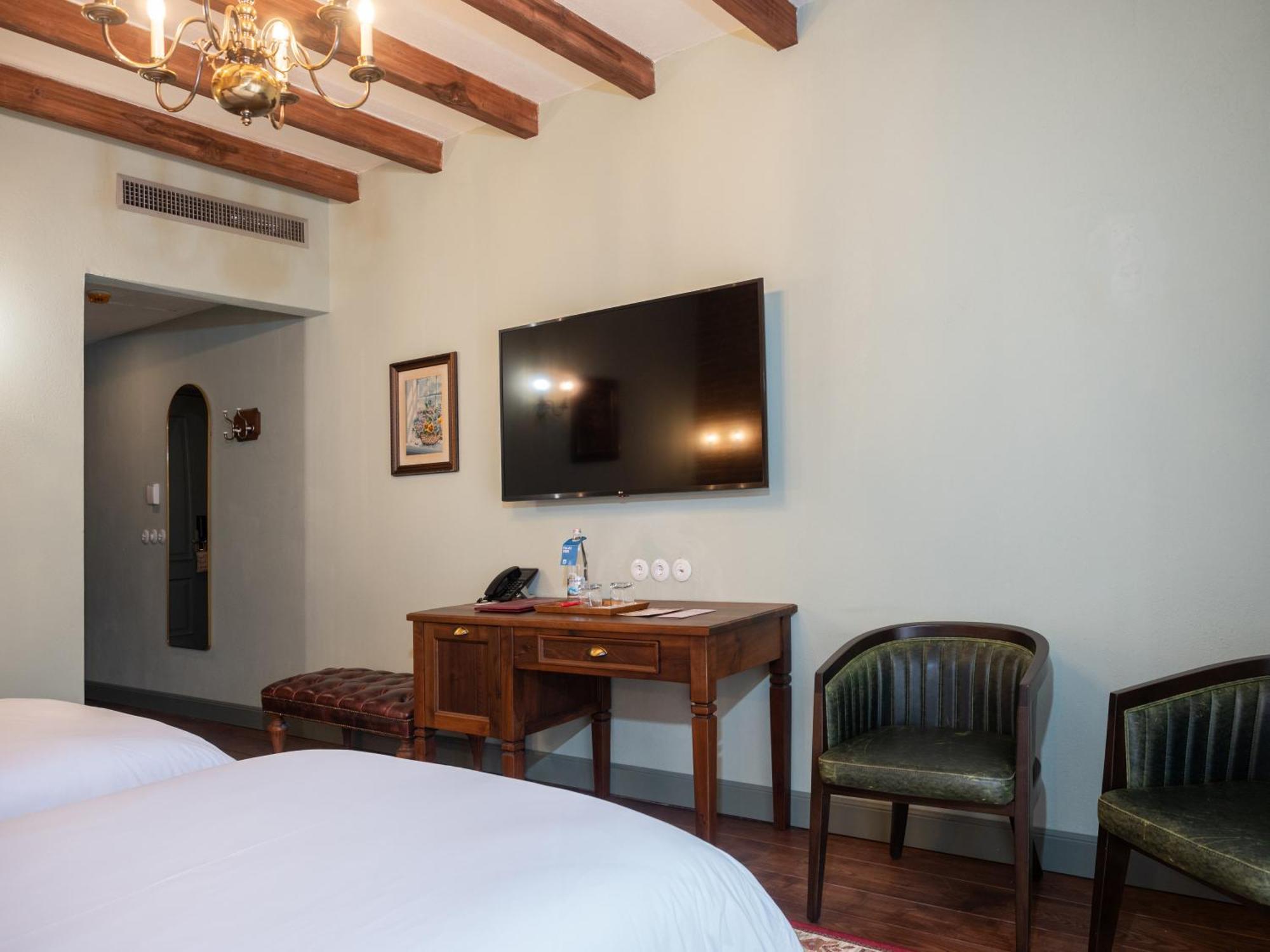Vila Ebel Hotel Pool & Spa 科尔察 外观 照片