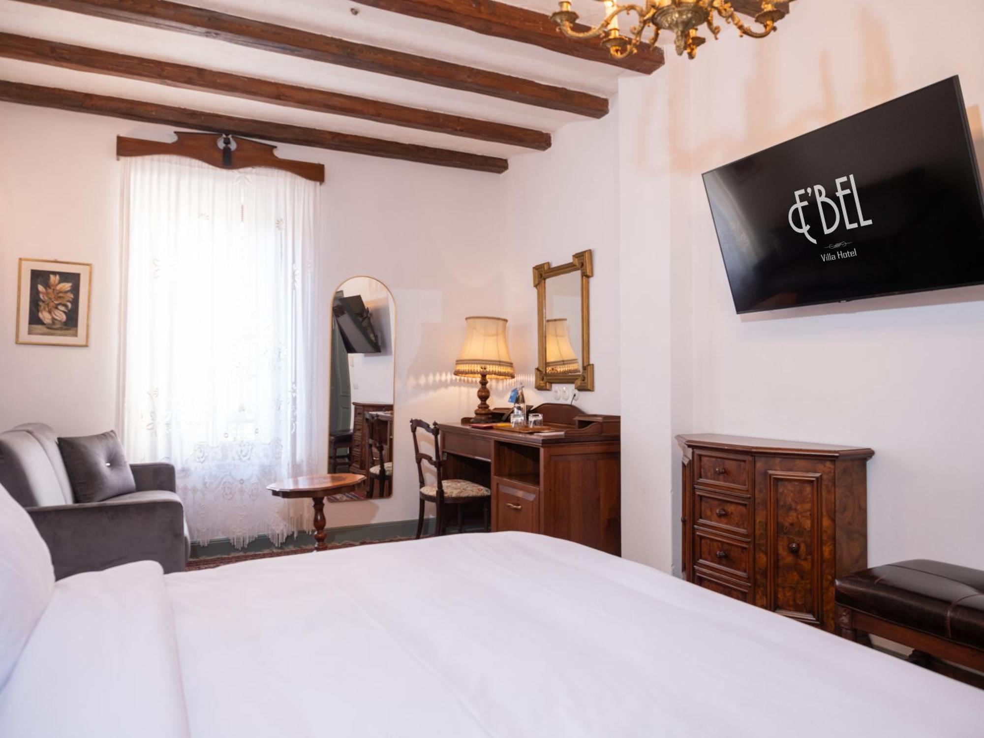 Vila Ebel Hotel Pool & Spa 科尔察 外观 照片