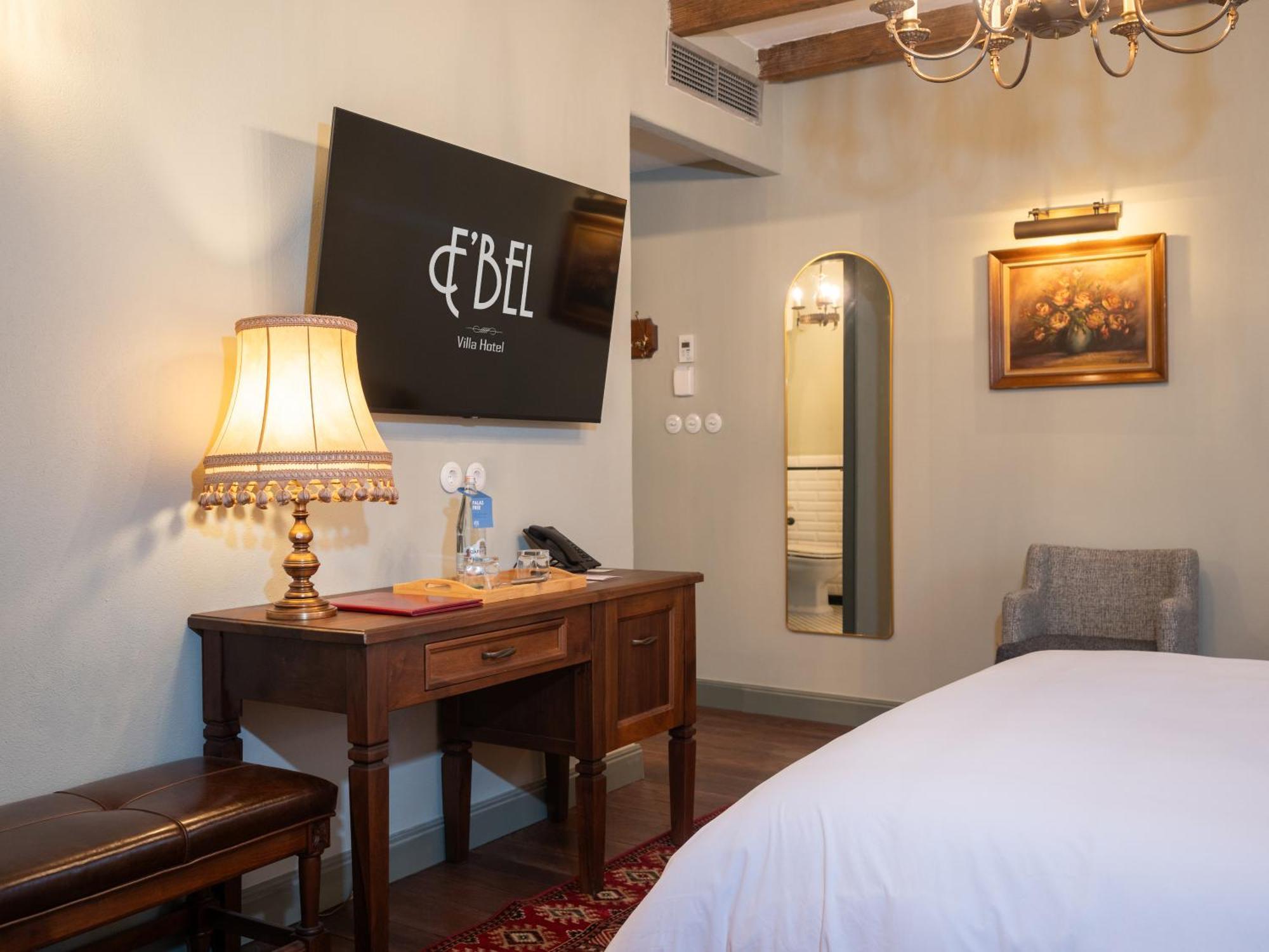 Vila Ebel Hotel Pool & Spa 科尔察 外观 照片