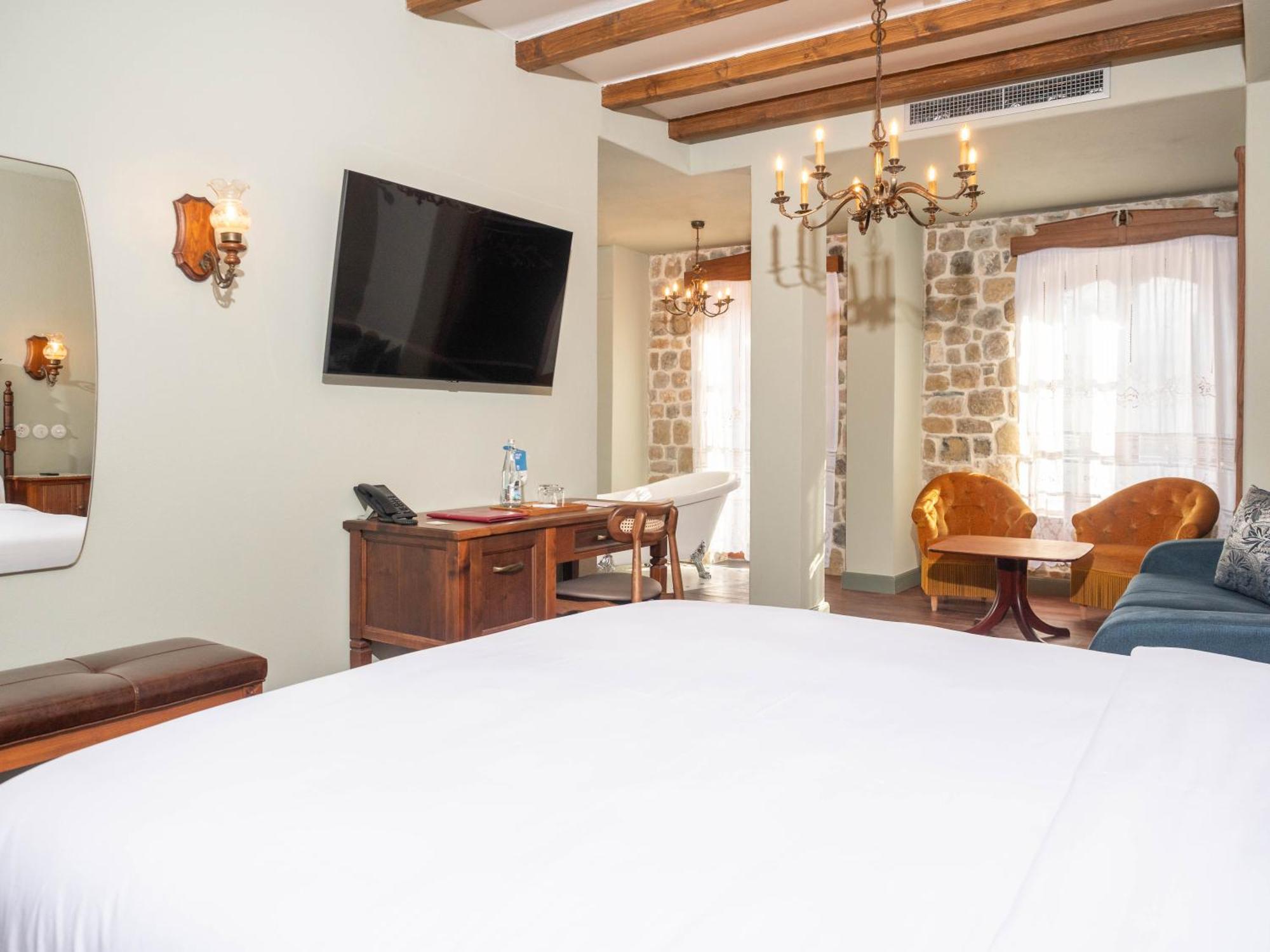 Vila Ebel Hotel Pool & Spa 科尔察 外观 照片